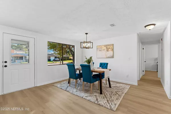 Jacksonville, FL 32257,4085 HUNTINGTON FOREST BLVD