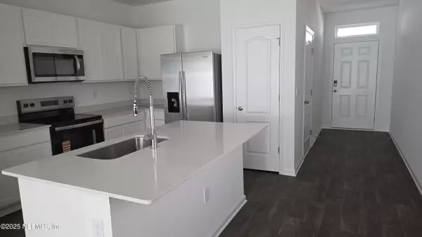 Jacksonville, FL 32218,12722 GERONIMO PL