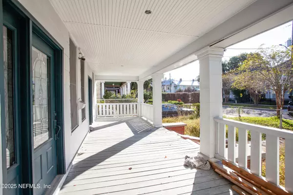 Jacksonville, FL 32206,141 W 7TH ST