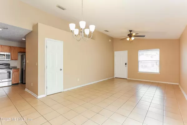 Jacksonville, FL 32244,5054 KNIGHTSBRIDGE CIR N