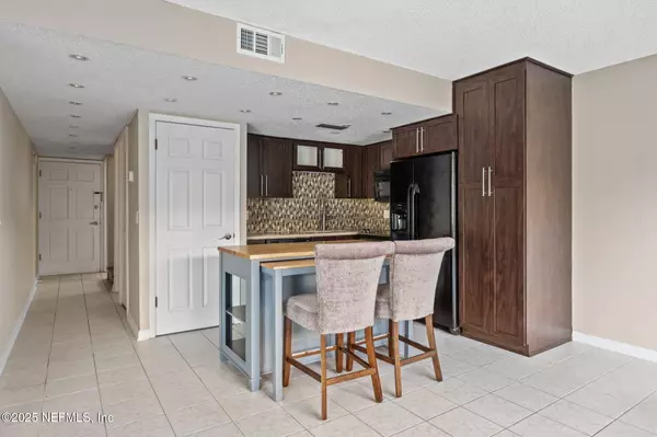 Jacksonville Beach, FL 32250,1107 1ST ST S #B