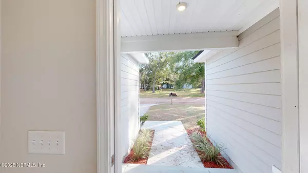 Jacksonville, FL 32210,8077 NUSSBAUM DR