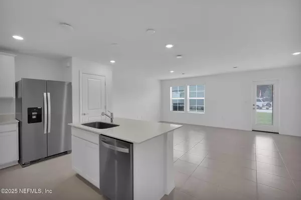 Jacksonville, FL 32221,10111 TREASURE OAKS CT