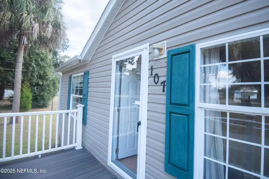 107 FOLKLORE DR, Satsuma, FL 32189