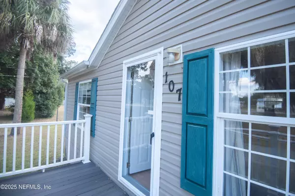 107 FOLKLORE DR, Satsuma, FL 32189