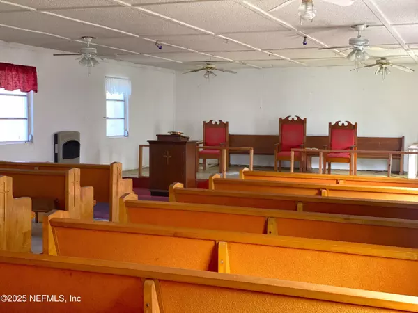 East Palatka, FL 32131,228 YELVINGTON RD