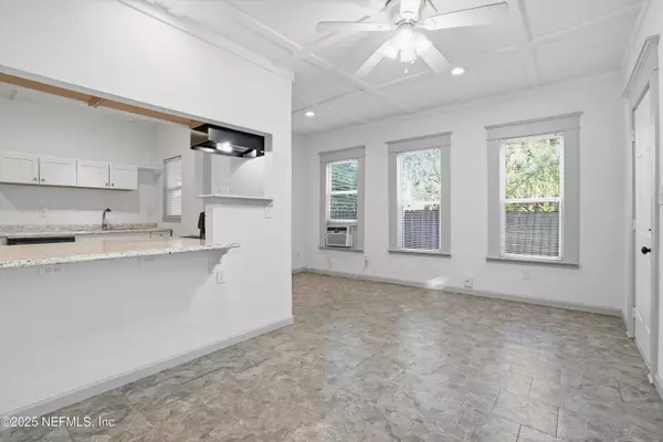 Jacksonville, FL 32207,911 PHILLIPS ST