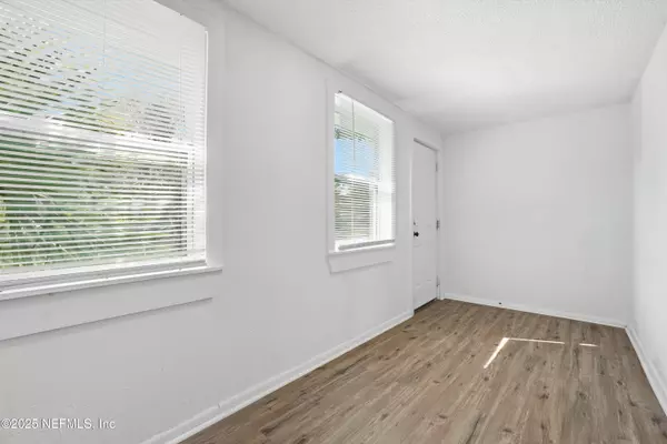 Jacksonville, FL 32206,451 LONG BRANCH BLVD