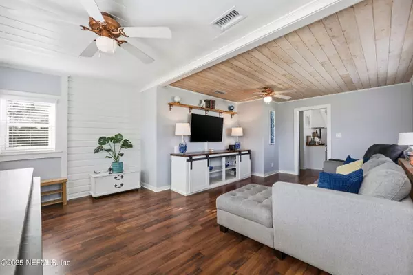 Jacksonville Beach, FL 32250,409 16TH AVE S