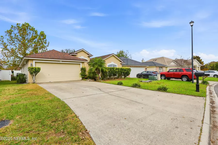 2700 CREEKFRONT DR, Green Cove Springs, FL 32043