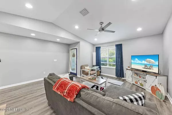 Jacksonville, FL 32257,10889 SADDLEHORN DR