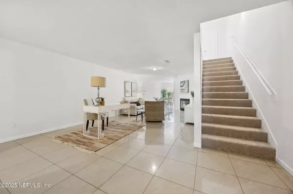 Jacksonville, FL 32257,4028 LAURELWOOD DR