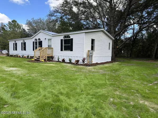 Interlachen, FL 32148,528 WILSON DR