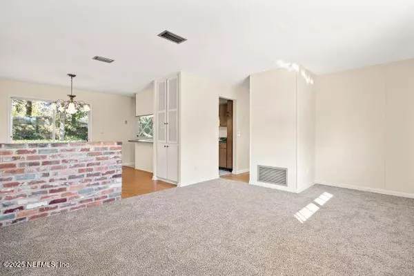 Jacksonville, FL 32221,1130 CROWN DR