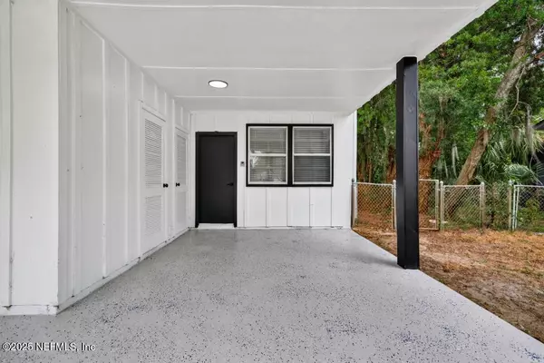 Jacksonville, FL 32216,735 GROVE PARK BLVD