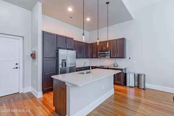 Jacksonville, FL 32204,2525 COLLEGE ST #1101