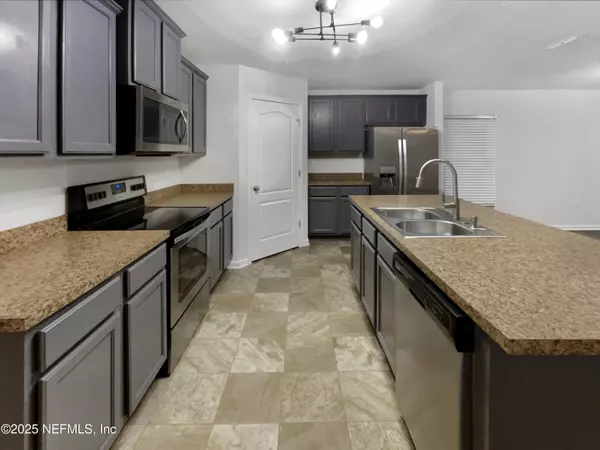 Jacksonville, FL 32221,11566 CARSON LAKE DR