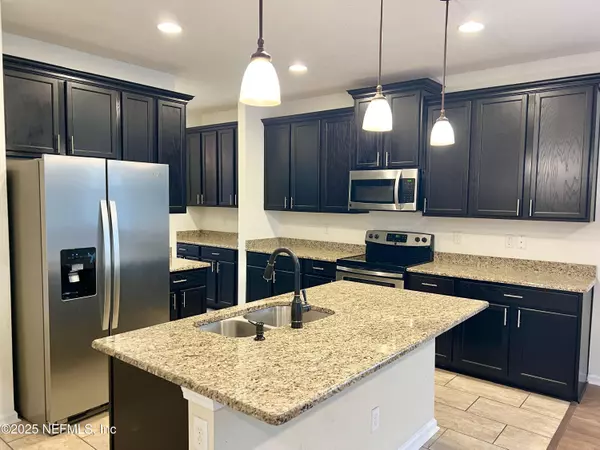 Jacksonville, FL 32221,11823 CARSON LAKE DR W