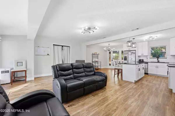 Jacksonville, FL 32277,3517 CESERY BLVD