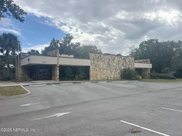 350 N SUMMIT ST, Crescent City, FL 32112