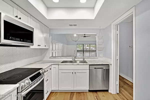 Ponte Vedra Beach, FL 32082,120 CRANES LAKE DR