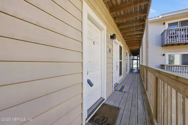 Jacksonville Beach, FL 32250,410 1ST ST #C