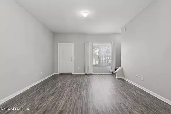 St. Johns, FL 32259,877 SOUTHERN CREEK DR