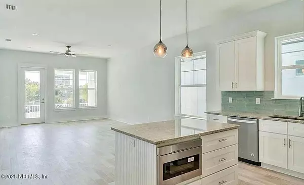 Jacksonville Beach, FL 32250,514 2ND ST S