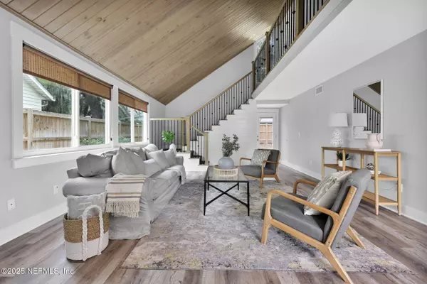 Jacksonville Beach, FL 32250,431 N 19TH ST N