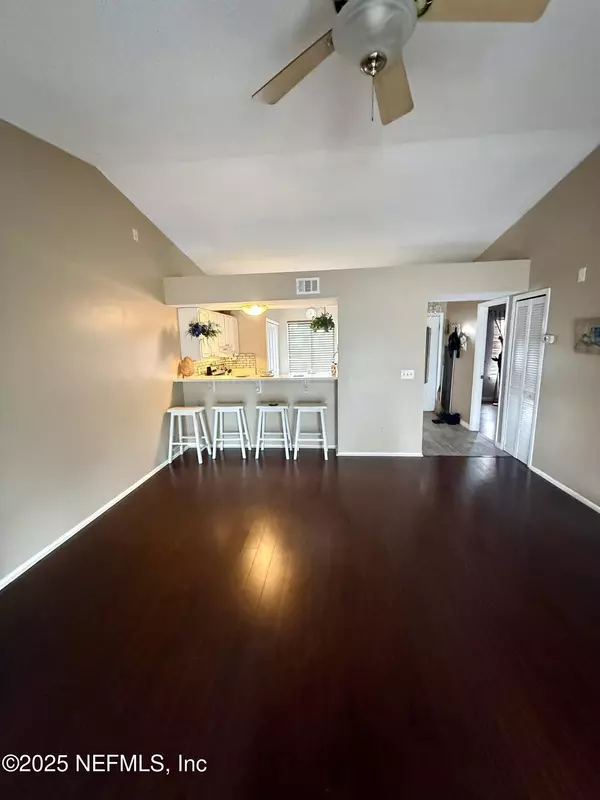 636 AQUATIC DR, Atlantic Beach, FL 32233