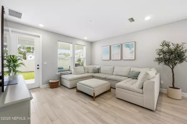 Ponte Vedra, FL 32081,37 BLUE OAK CT