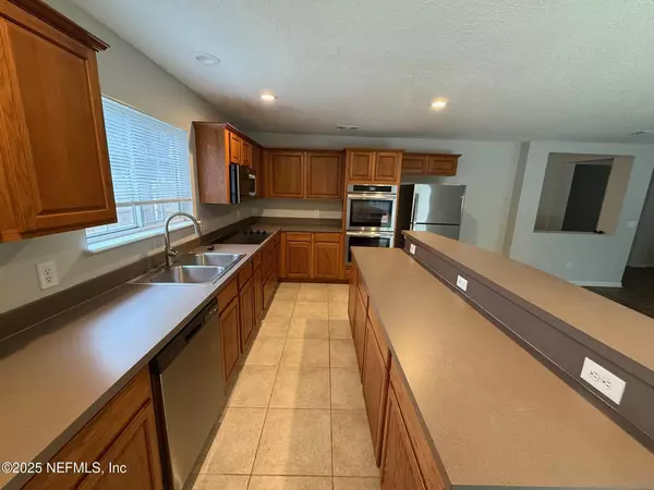 Jacksonville, FL 32220,11223 MARTIN LAKES DR N