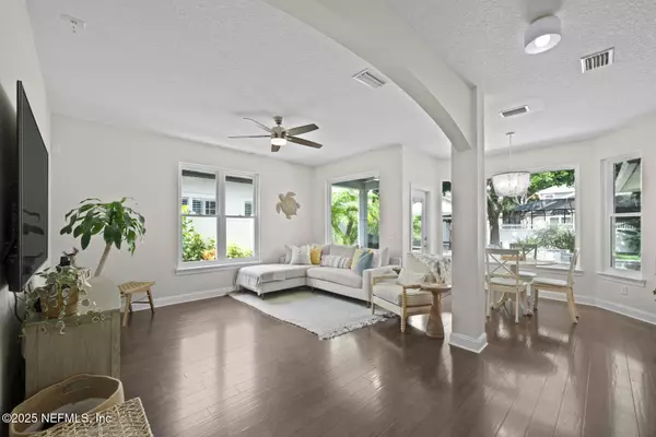 Jacksonville Beach, FL 32250,2924 ST JOHNS BLVD