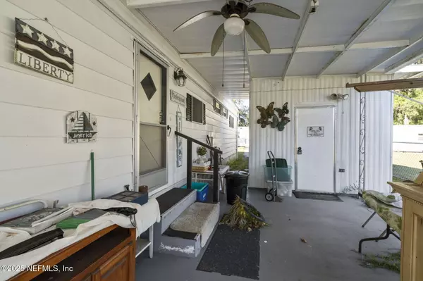 Interlachen, FL 32148,114 SAWYER ST