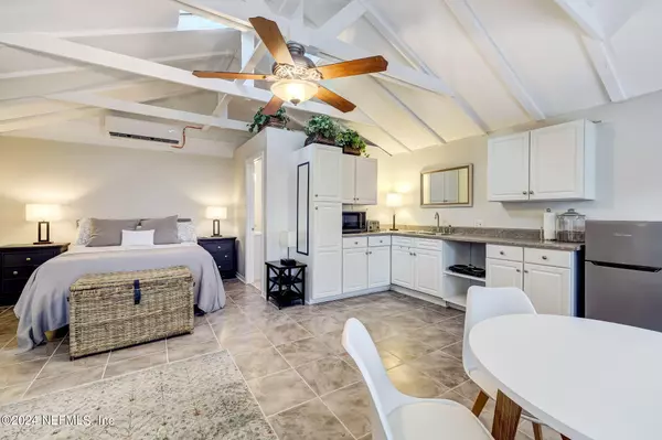 Jacksonville, FL 32207,1427 RIVER OAKS RD #COTTAGE APARTMENT