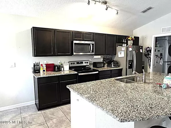 Orange Park, FL 32065,1064 BEAR CLAW LN