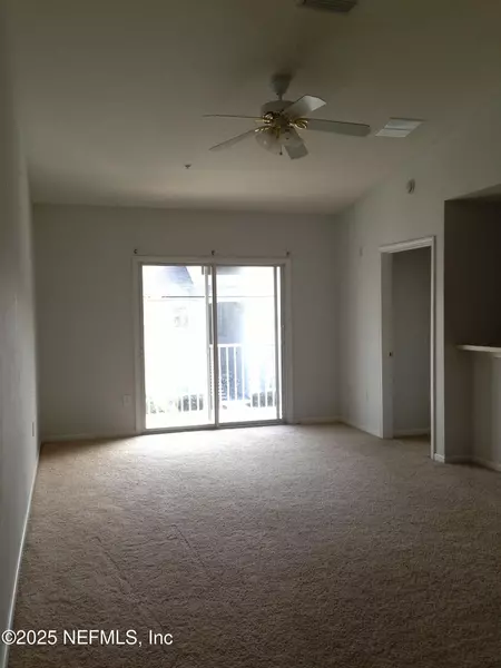 6081 MAGGIES CIR #113, Jacksonville, FL 32244