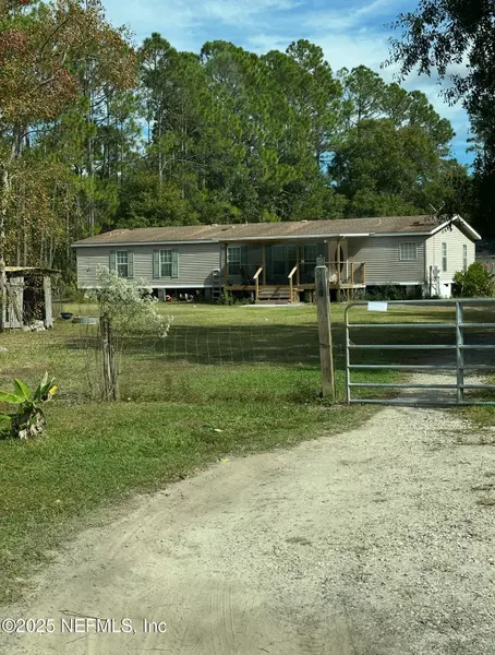 955 VILLAGE GREEN DR, Jacksonville, FL 32234