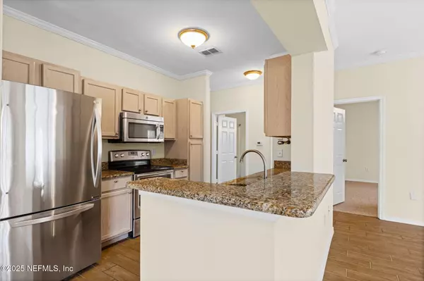 Jacksonville, FL 32256,7800 POINT MEADOWS DR #918