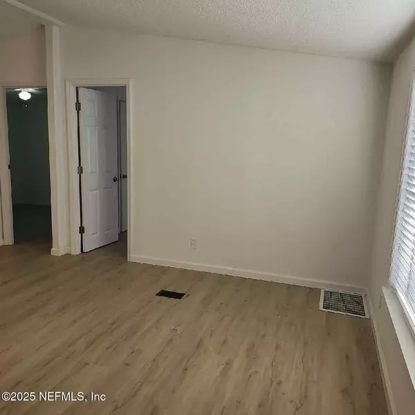 Yulee, FL 32097,85008 LORETTA LN