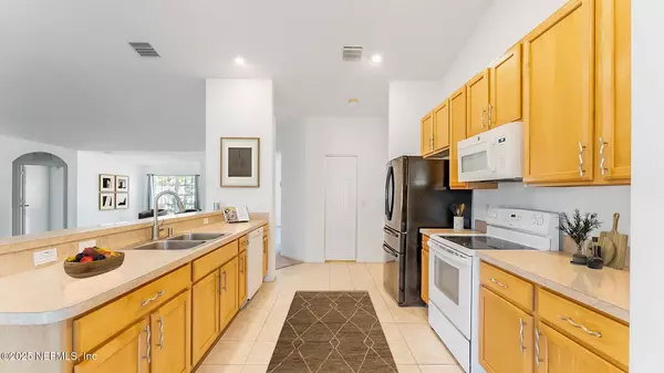 Palm Coast, FL 32164,8 WHITE HURST LN