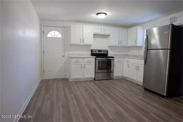 Jacksonville, FL 32208,1749 MERIVALE RD S