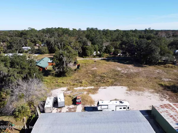 East Palatka, FL 32131,122 LOUIS BROER RD