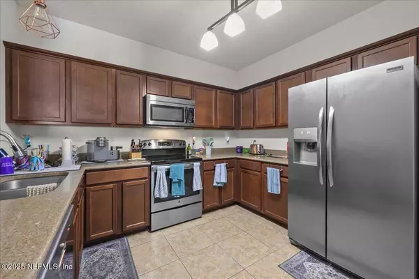 Jacksonville, FL 32256,4991 KEY LIME DR #107