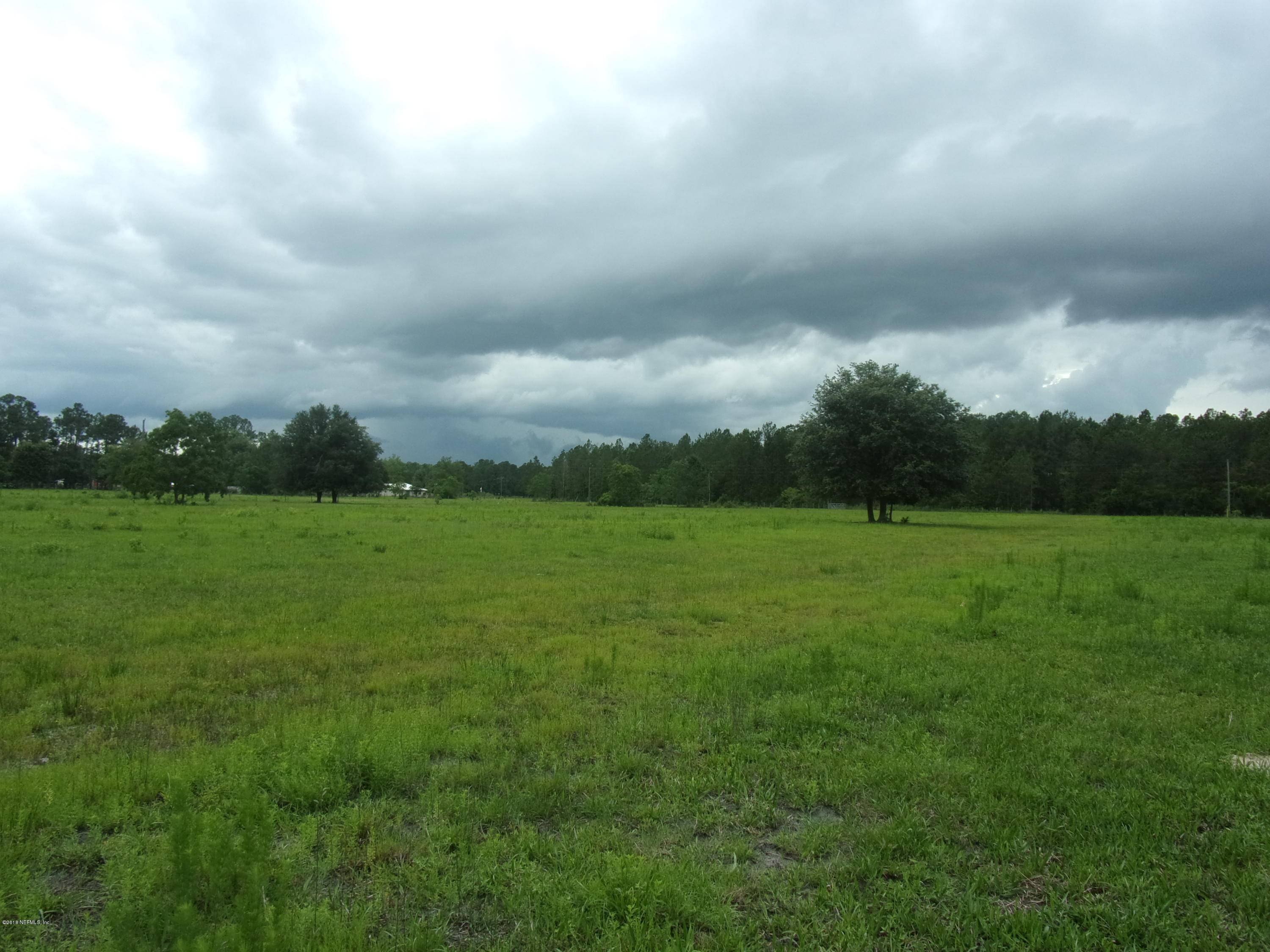 Interlachen, FL 32148,160 OAK RIDGE DR