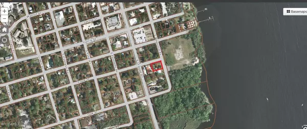 Green Cove Springs, FL 32043,305 COVE ST