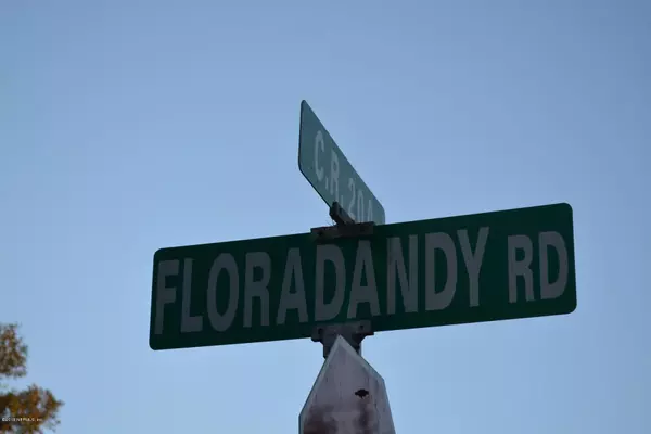 Hawthorne, FL 32640,201 FLORADANDY RD