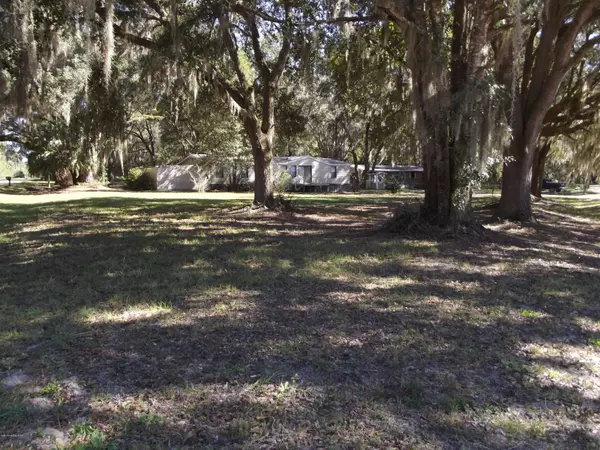 Interlachen, FL 32148,132 WALKER DR #17