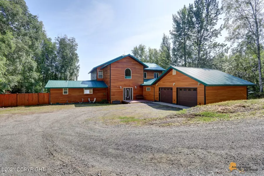 3589 N Meadow Lakes DR, Wasilla, AK 99623