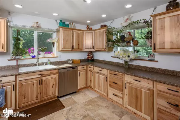 22687 S Kula RD, Trapper Creek, AK 99683